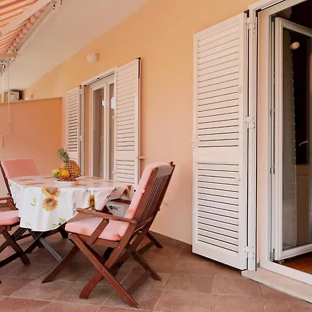 Apartment House Maric *