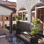 House Maric דירה *