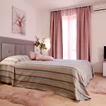 House Maric פורץ